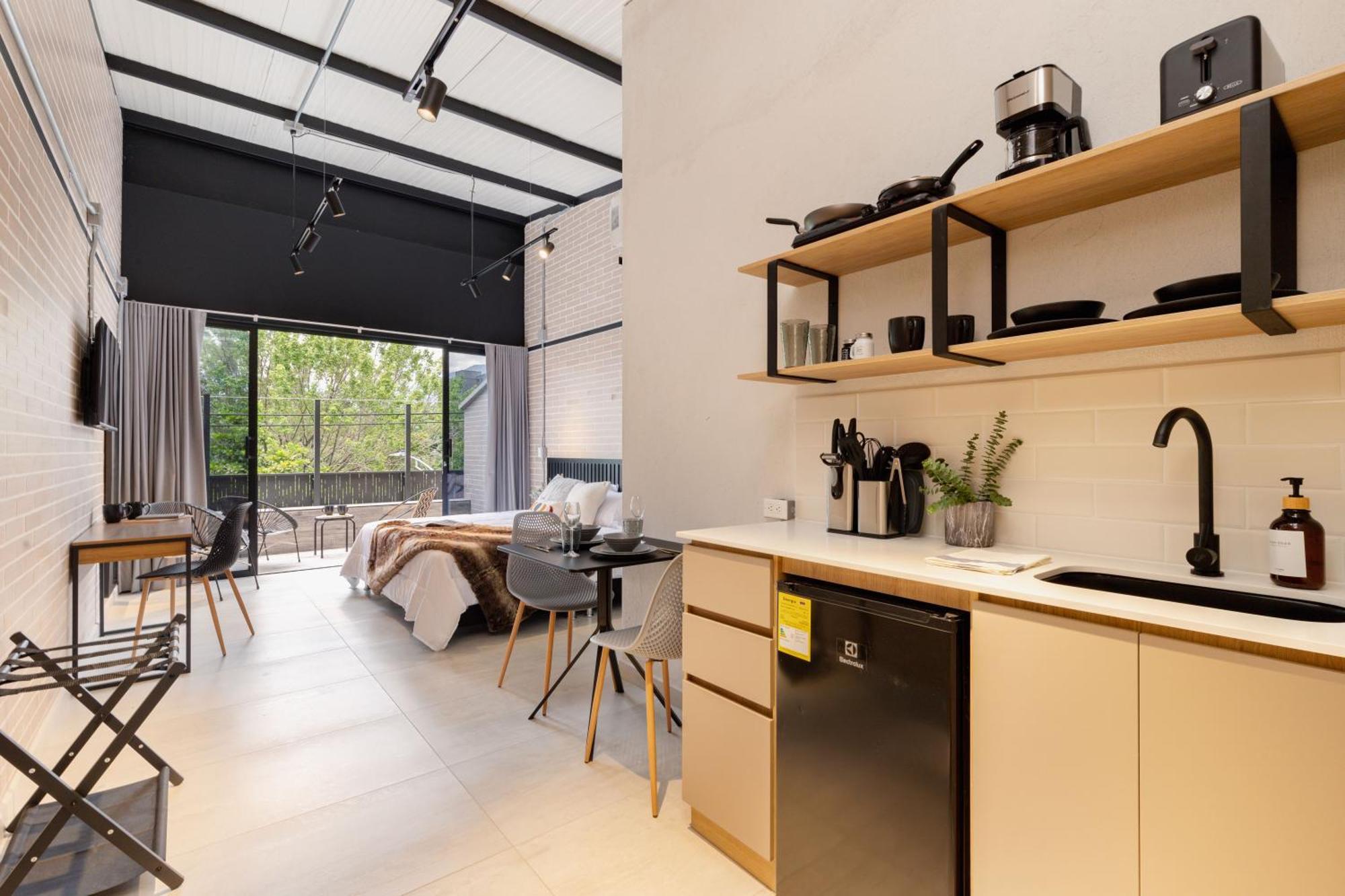 Apartamento Serena Para Pareja En Estudio En Laureles *