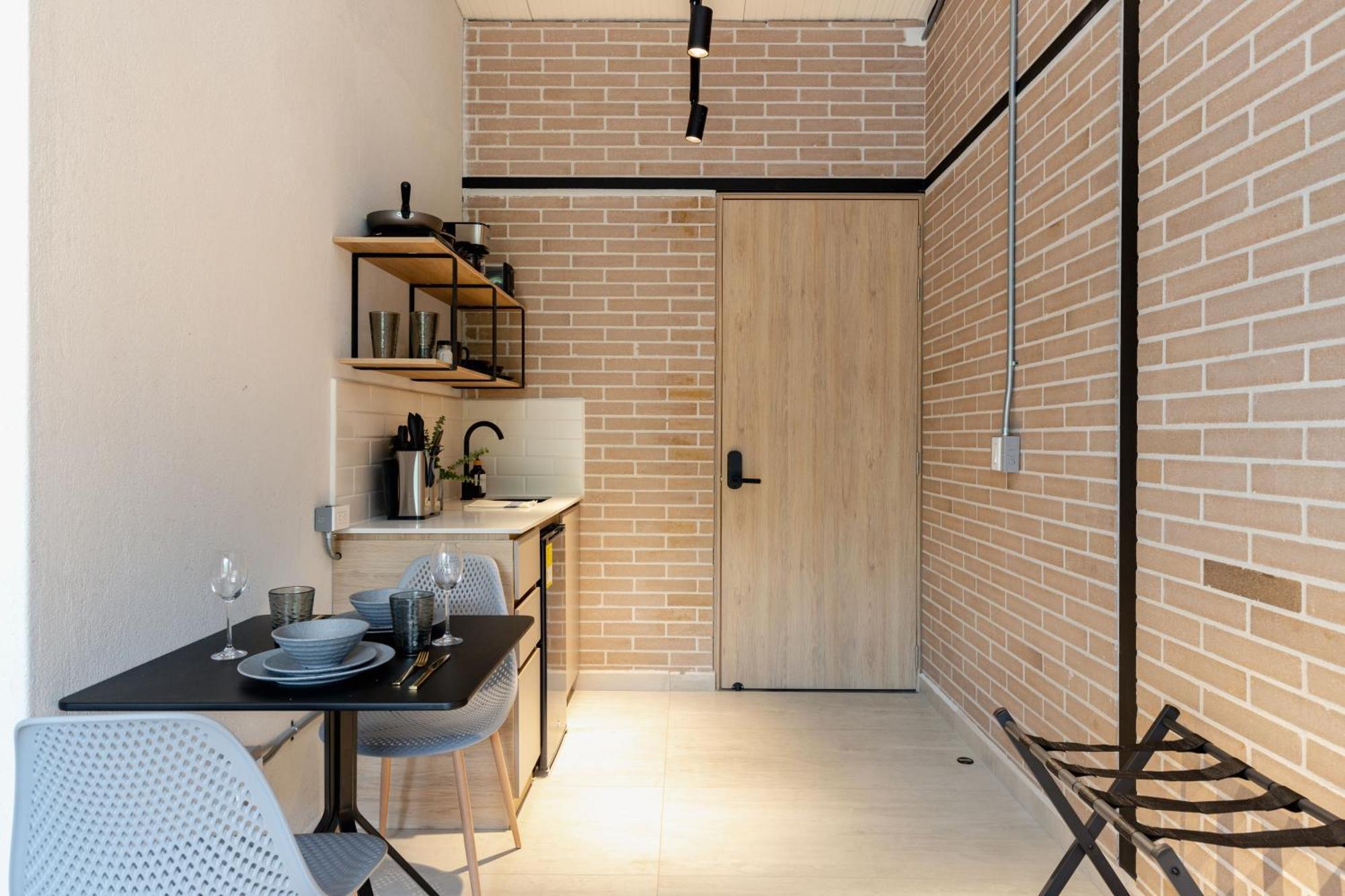 Serena Para Pareja En Estudio En Laureles Apartamento *