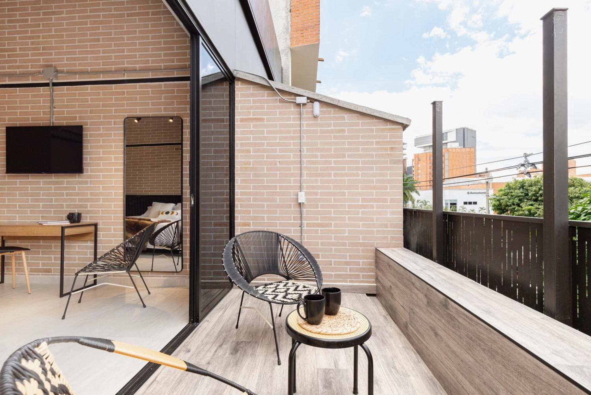 Apartamento Serena Para Pareja En Estudio En Laureles *